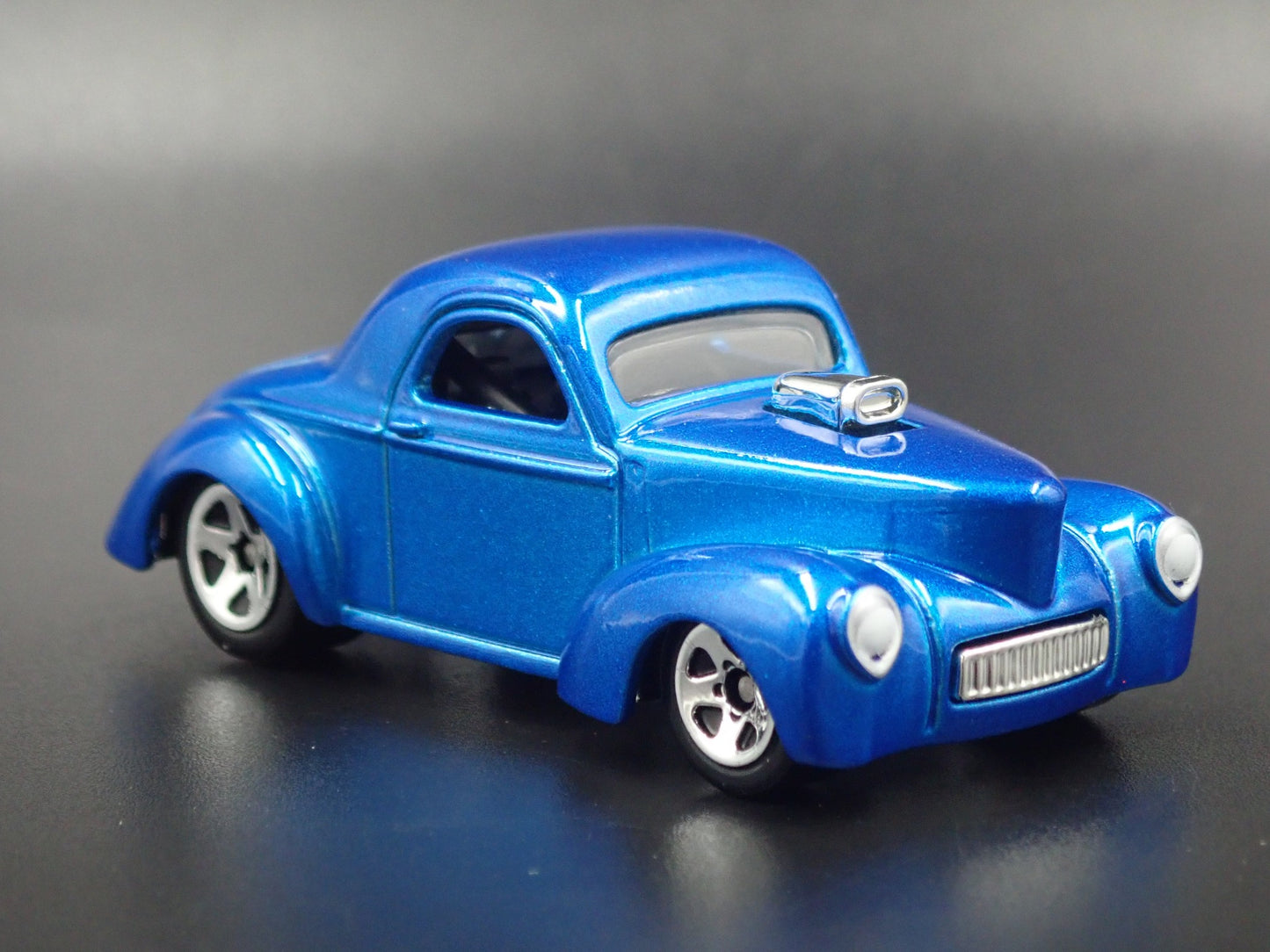 1941 41 WILLYS COUPE BLUE 1:64 SCALE COLLECTIBLE DIORAMA DIECAST MODEL CAR
