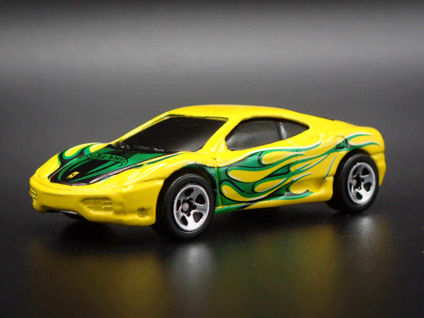 1999-2005 FERRARI 360 MODENA SUPER CAR 1:64 SCALE DIORAMA DIECAST MODEL CAR