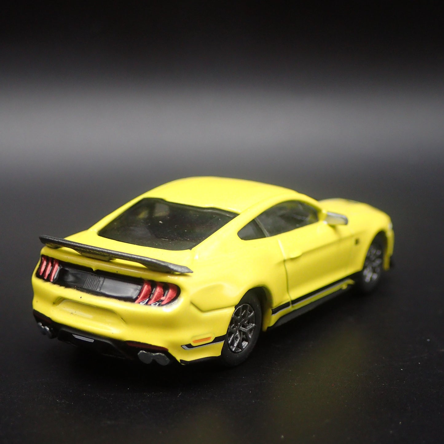 2021-2023 FORD MUSTANG MACH 1 1/64 SCALE COLLECTIBLE DIORAMA DIECAST MODEL CAR