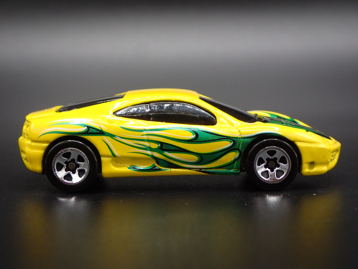 1999-2005 FERRARI 360 MODENA SUPER CAR 1:64 SCALE DIORAMA DIECAST MODEL CAR