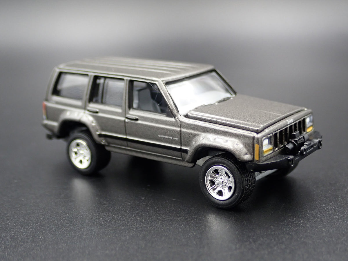 1984-2001 JEEP CHEROKEE XJ SPORT 4 DOOR W HITCH 1:64 SCALE DIECAST MODEL CAR-Burning Rubber Toy Company