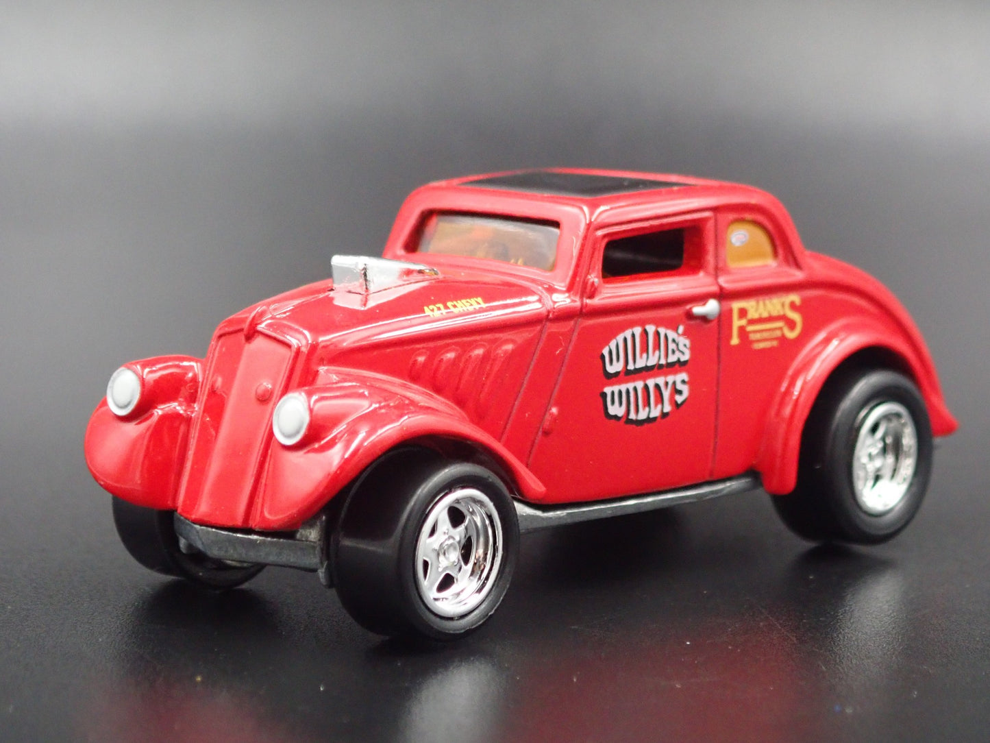 1933 33 WILLIES WILLYS GASSER 1:64 SCALE LIMITED DIORAMA DIECAST MODEL CAR