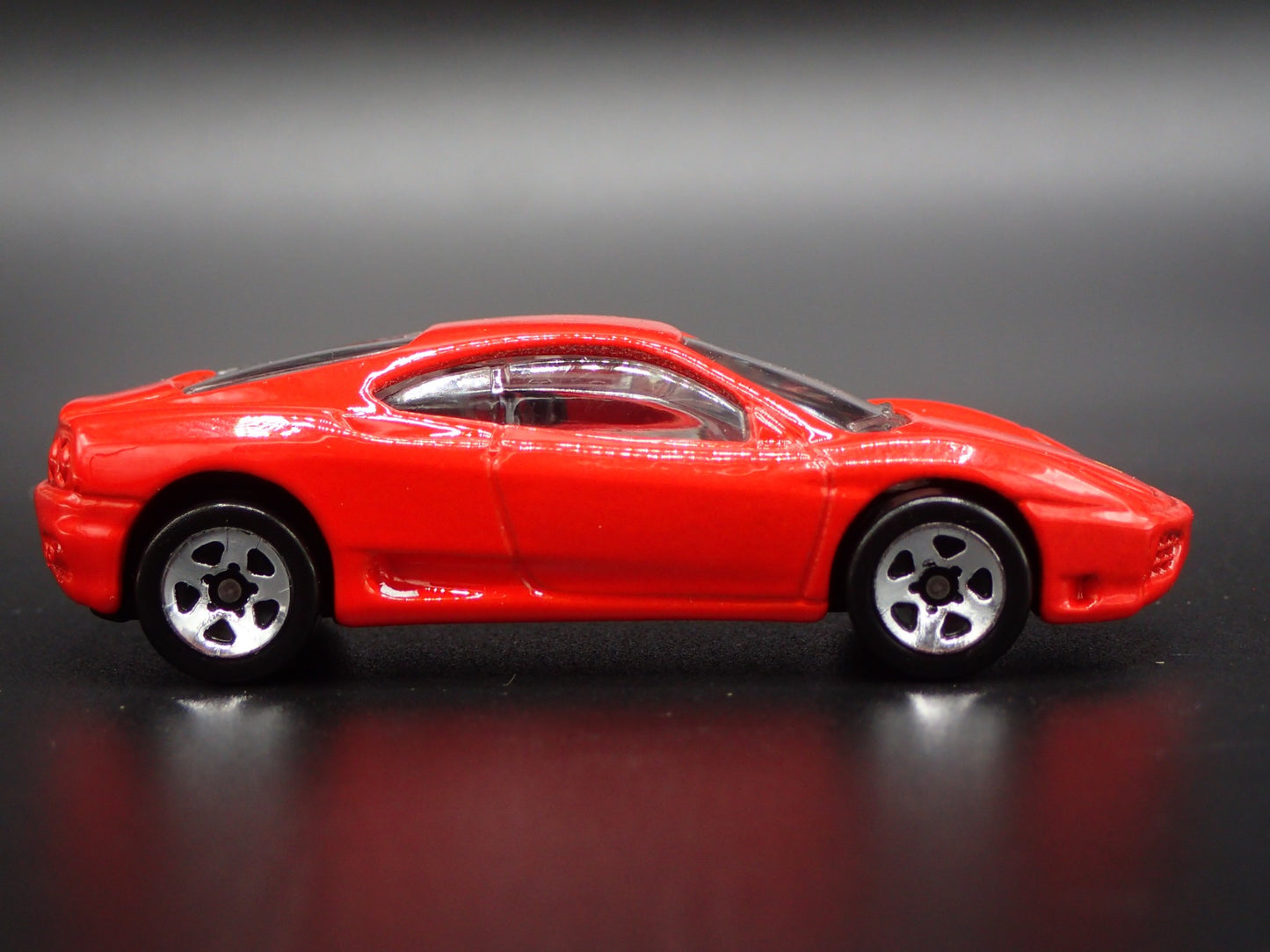 1999-2005 FERRARI 360 MODENA SUPER CAR RED 1:64 SCALE DIORAMA DIECAST MODEL CAR