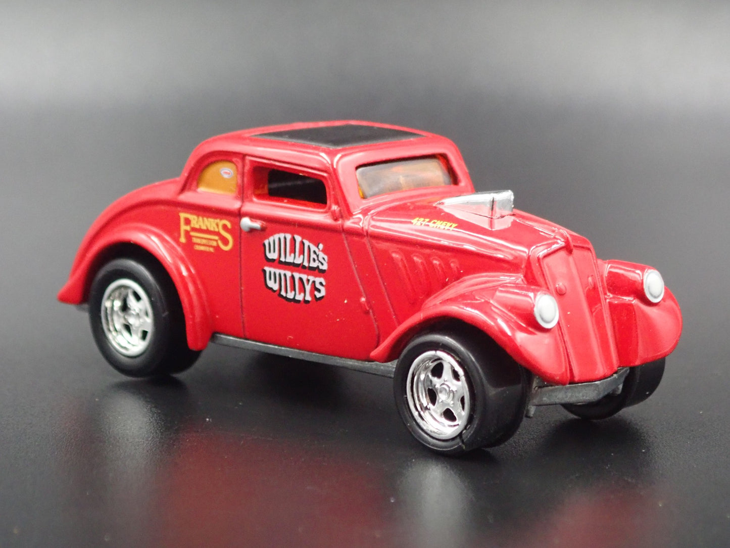 1933 33 WILLIES WILLYS GASSER 1:64 SCALE LIMITED DIORAMA DIECAST MODEL CAR