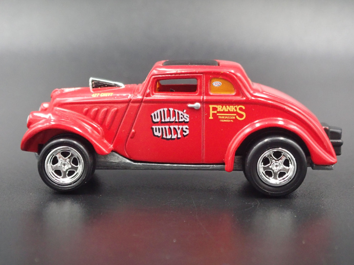 1933 33 WILLIES WILLYS GASSER 1:64 SCALE LIMITED DIORAMA DIECAST MODEL CAR