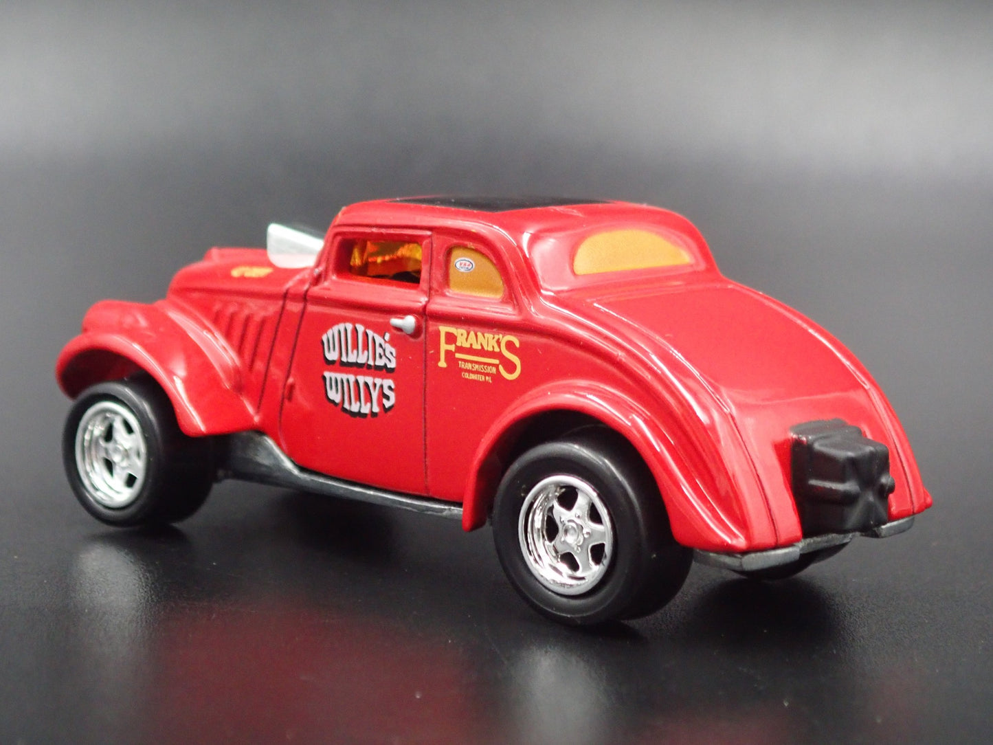 1933 33 WILLIES WILLYS GASSER 1:64 SCALE LIMITED DIORAMA DIECAST MODEL CAR