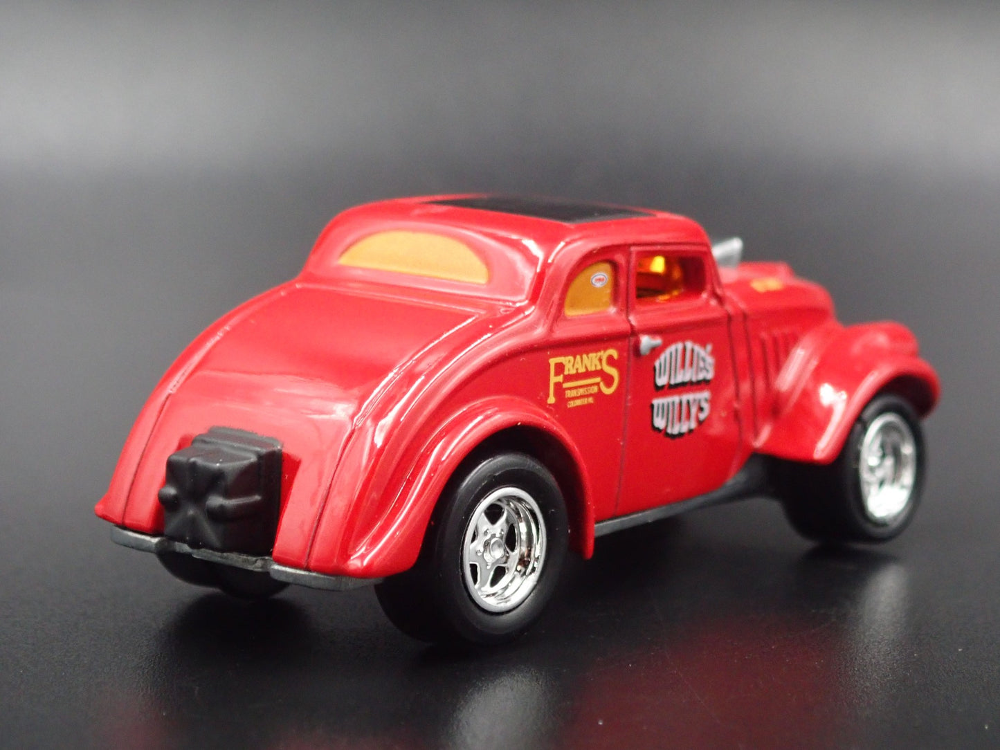 1933 33 WILLIES WILLYS GASSER 1:64 SCALE LIMITED DIORAMA DIECAST MODEL CAR