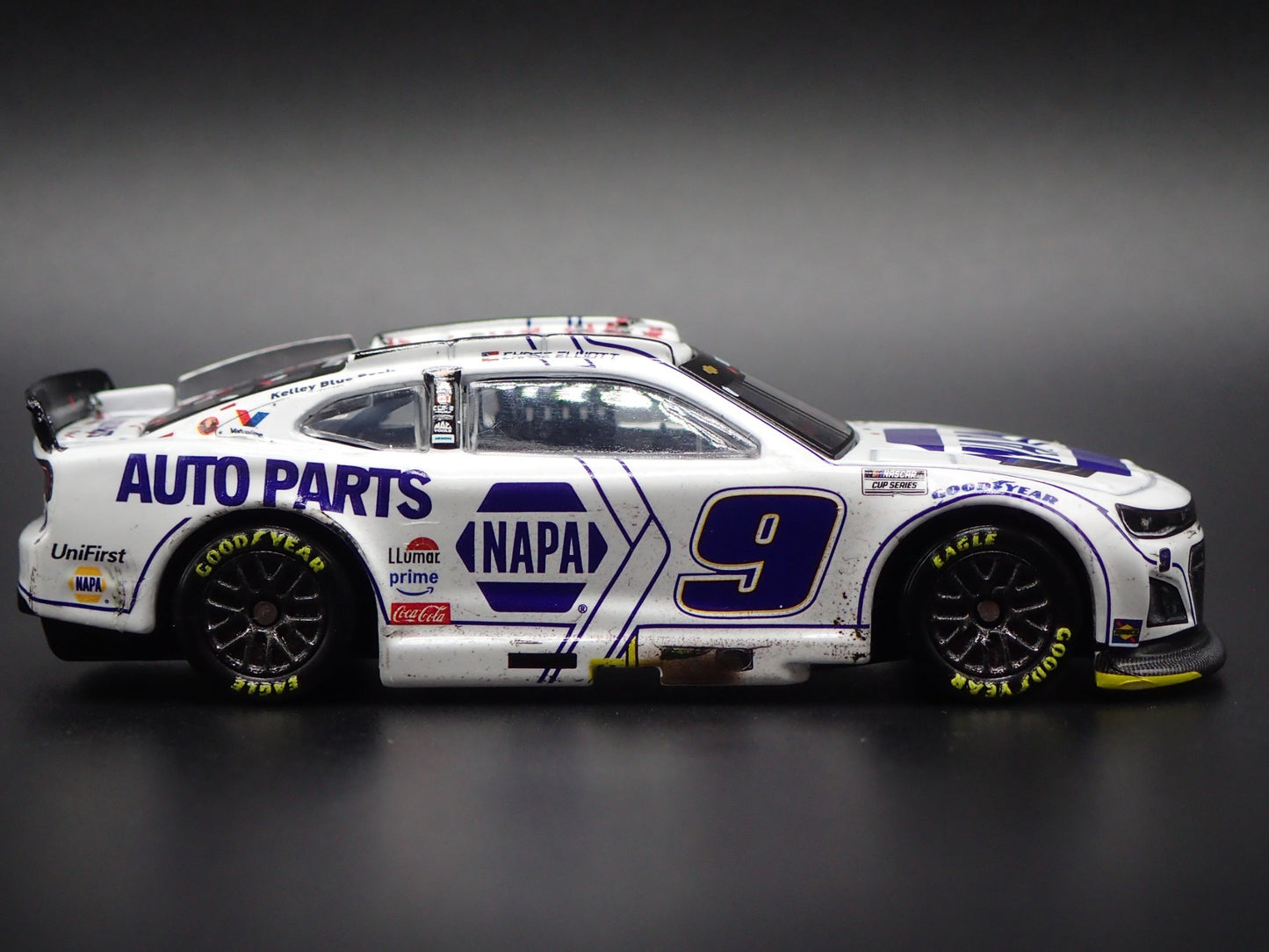 2025 25 CHEVY CAMARO 9 CHASE ELLIOTT NAPA WHITE NASCAR 1:64 DIECAST MODEL CAR
