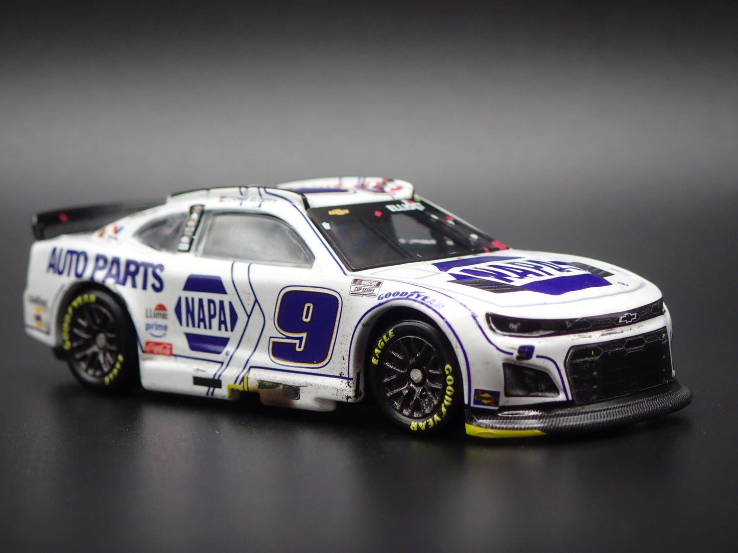 2025 25 CHEVY CAMARO 9 CHASE ELLIOTT NAPA WHITE NASCAR 1:64 DIECAST MODEL CAR
