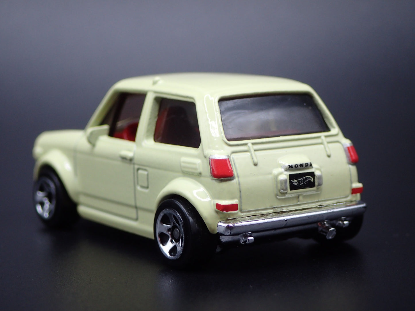 1966-1970 HONDA S800 RACING 1:64 SCALE COLLECTIBLE DIORAMA DIECAST MODEL CAR