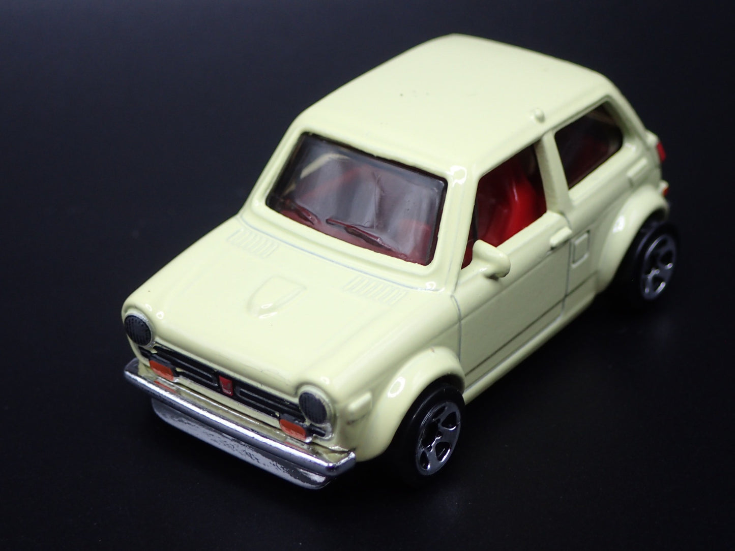 1966-1970 HONDA S800 RACING 1:64 SCALE COLLECTIBLE DIORAMA DIECAST MODEL CAR