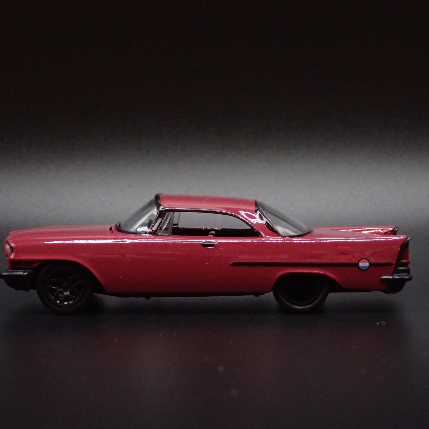 1957 57 CHRYSLER 300C PURPLE 1:64 SCALE COLLECTIBLE DIORAMA DIECAST MODEL CAR