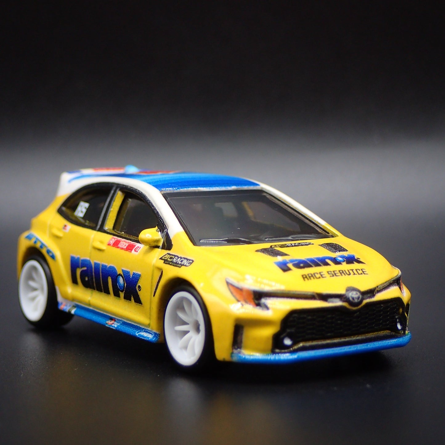 2023-2025 TOYOTA GR COROLLA DRIFT RAIN-X 1/64 SCALE DIORAMA DIECAST MODEL CAR