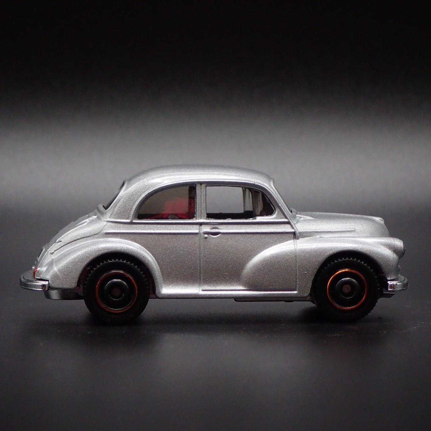 MORRIS MINOR SALOON 2 TWO DOOR 1:64 SCALE COLLECTIBLE DIORAMA DIECAST MODEL CAR