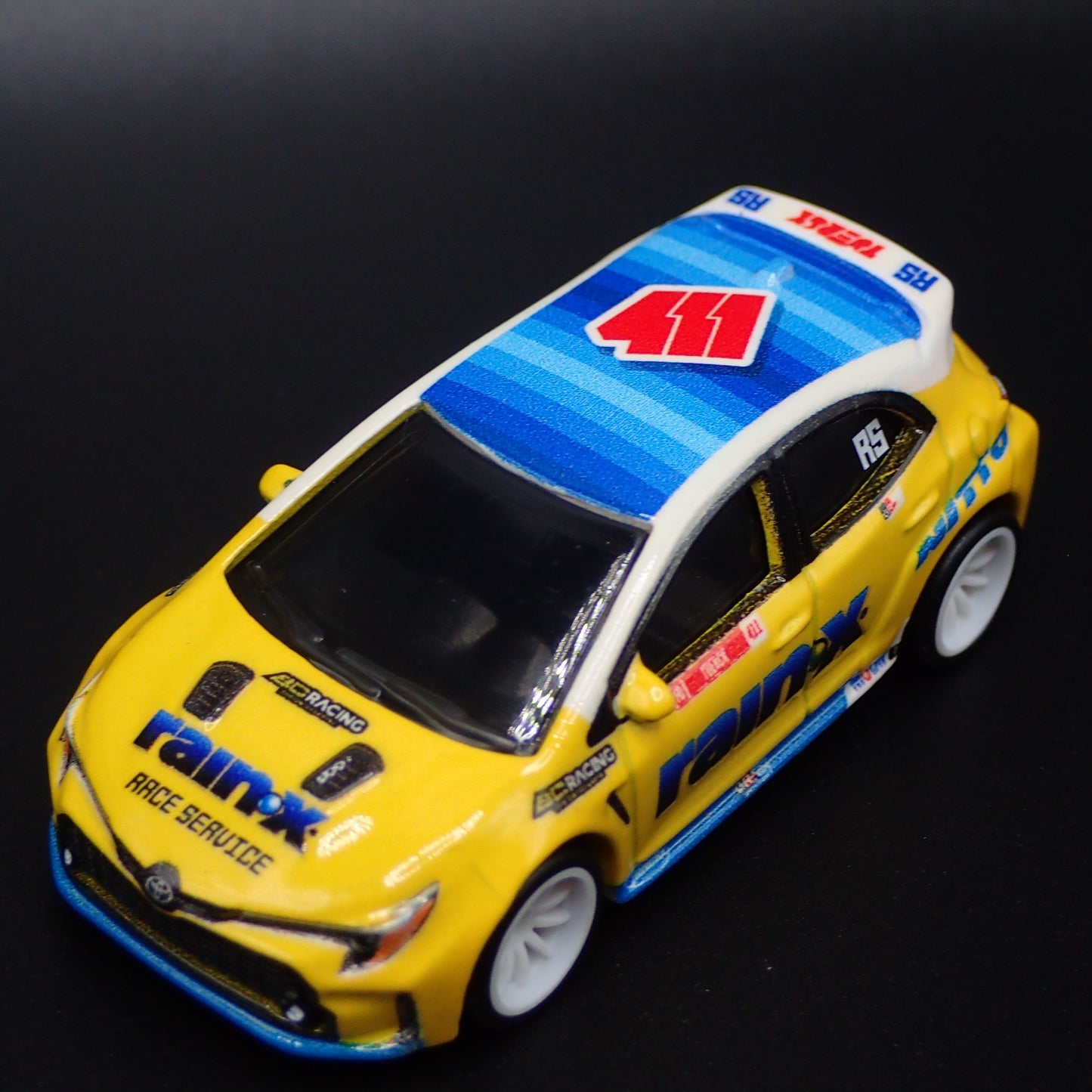 2023-2025 TOYOTA GR COROLLA DRIFT RAIN-X 1/64 SCALE DIORAMA DIECAST MODEL CAR