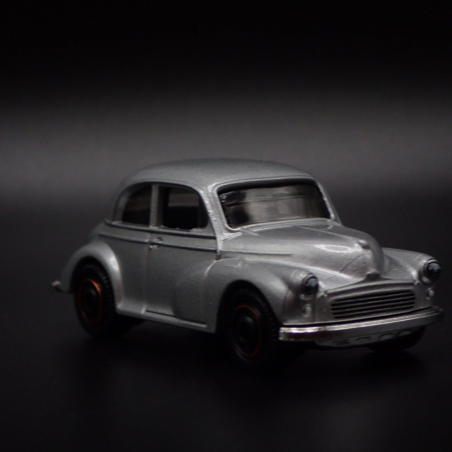 MORRIS MINOR SALOON 2 TWO DOOR 1:64 SCALE COLLECTIBLE DIORAMA DIECAST MODEL CAR