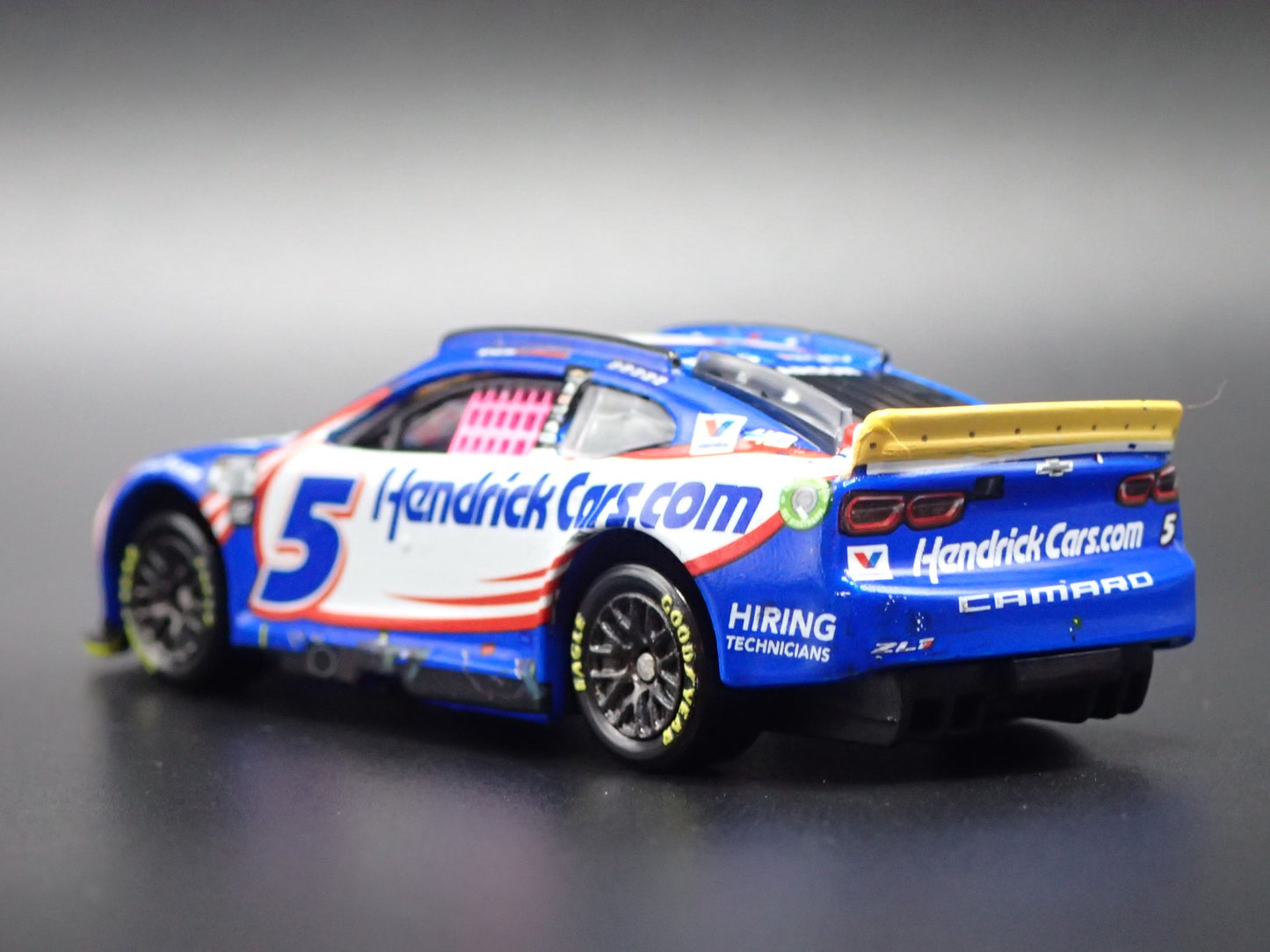 2024 CHEVY CAMARO ZL1 5 KYLE LARSON HENDRICKCARS NASCAR 1:64 DIECAST MODEL CAR