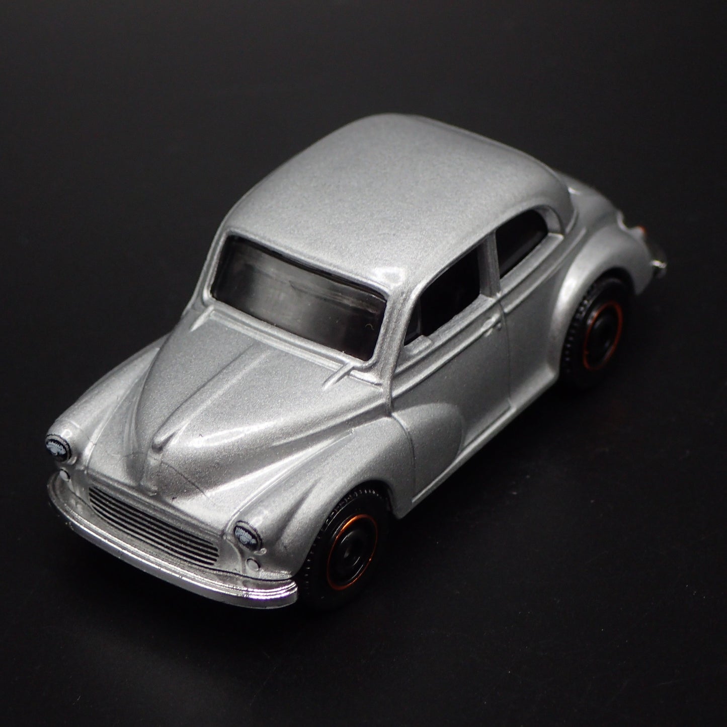 MORRIS MINOR SALOON 2 TWO DOOR 1:64 SCALE COLLECTIBLE DIORAMA DIECAST MODEL CAR