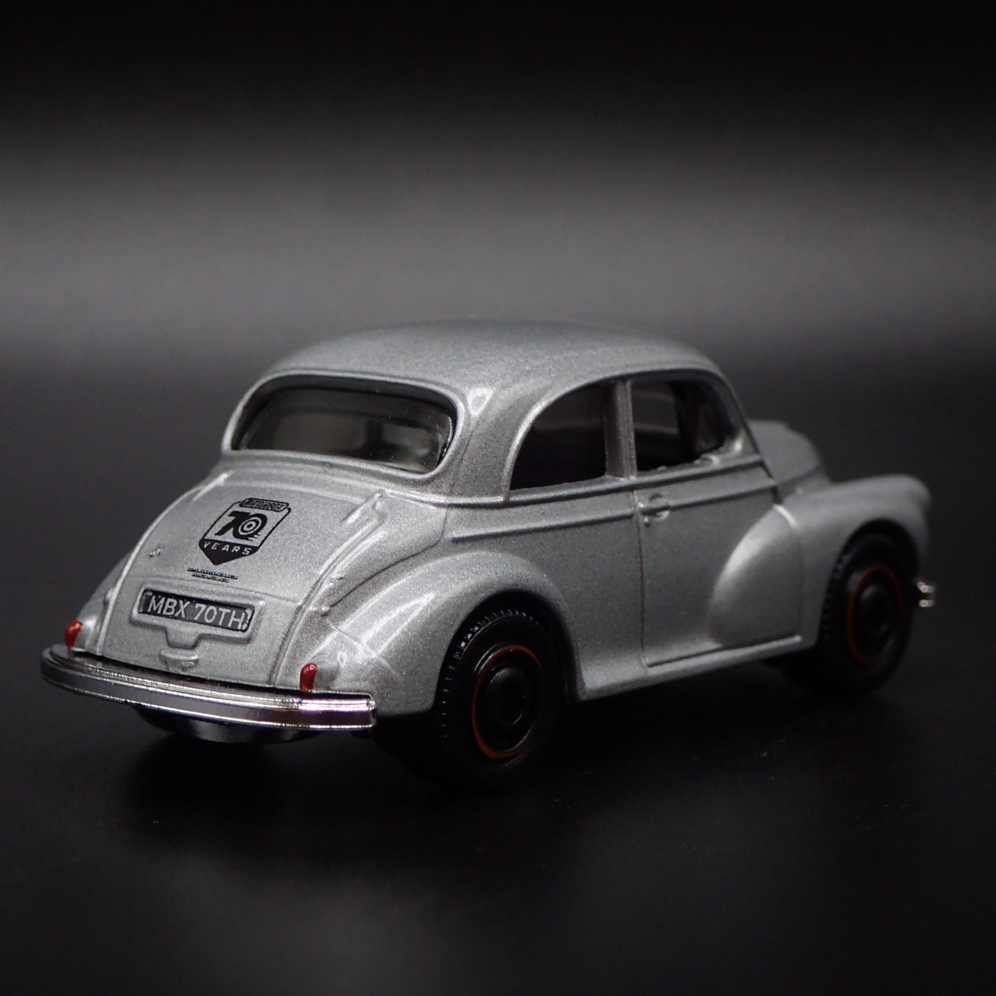 MORRIS MINOR SALOON 2 TWO DOOR 1:64 SCALE COLLECTIBLE DIORAMA DIECAST MODEL CAR