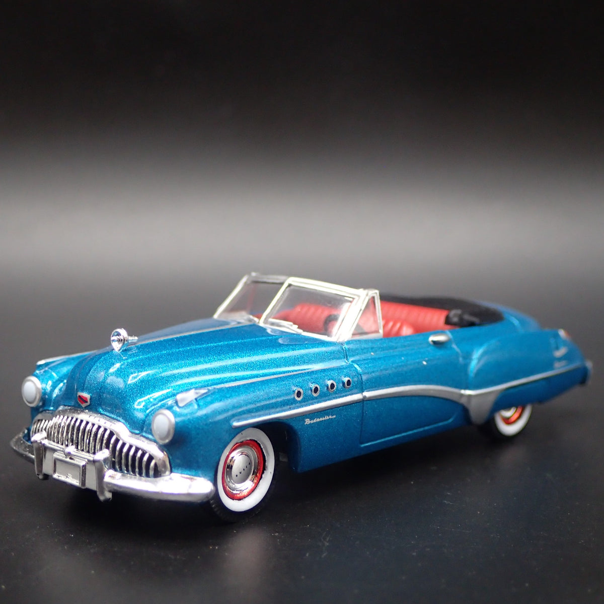 1949 49 BUICK ROADMASTER CONVERTIBLE 1/64 SCALE COLLECTIBLE DIORAMA MODEL CAR-Burning Rubber Toy Company