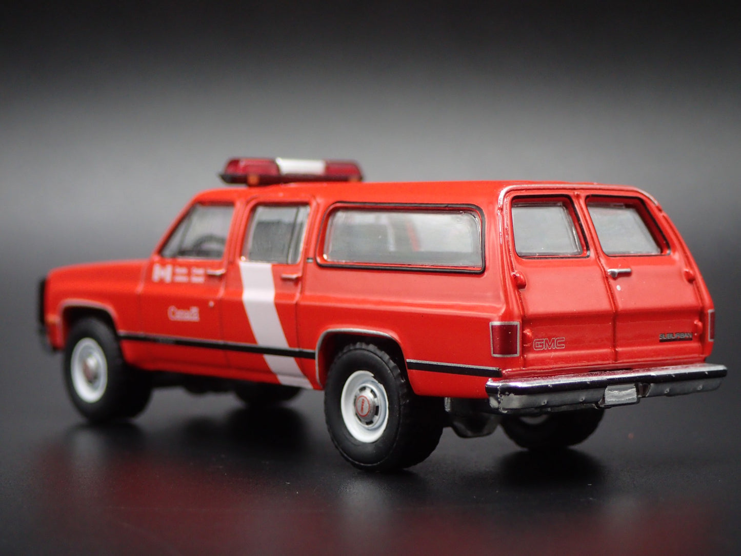 1973-1991 GMC SUBURBAN CANADIAN COAST GUARD 1/64 SCALE DIORAMA DIECAST MODEL CAR