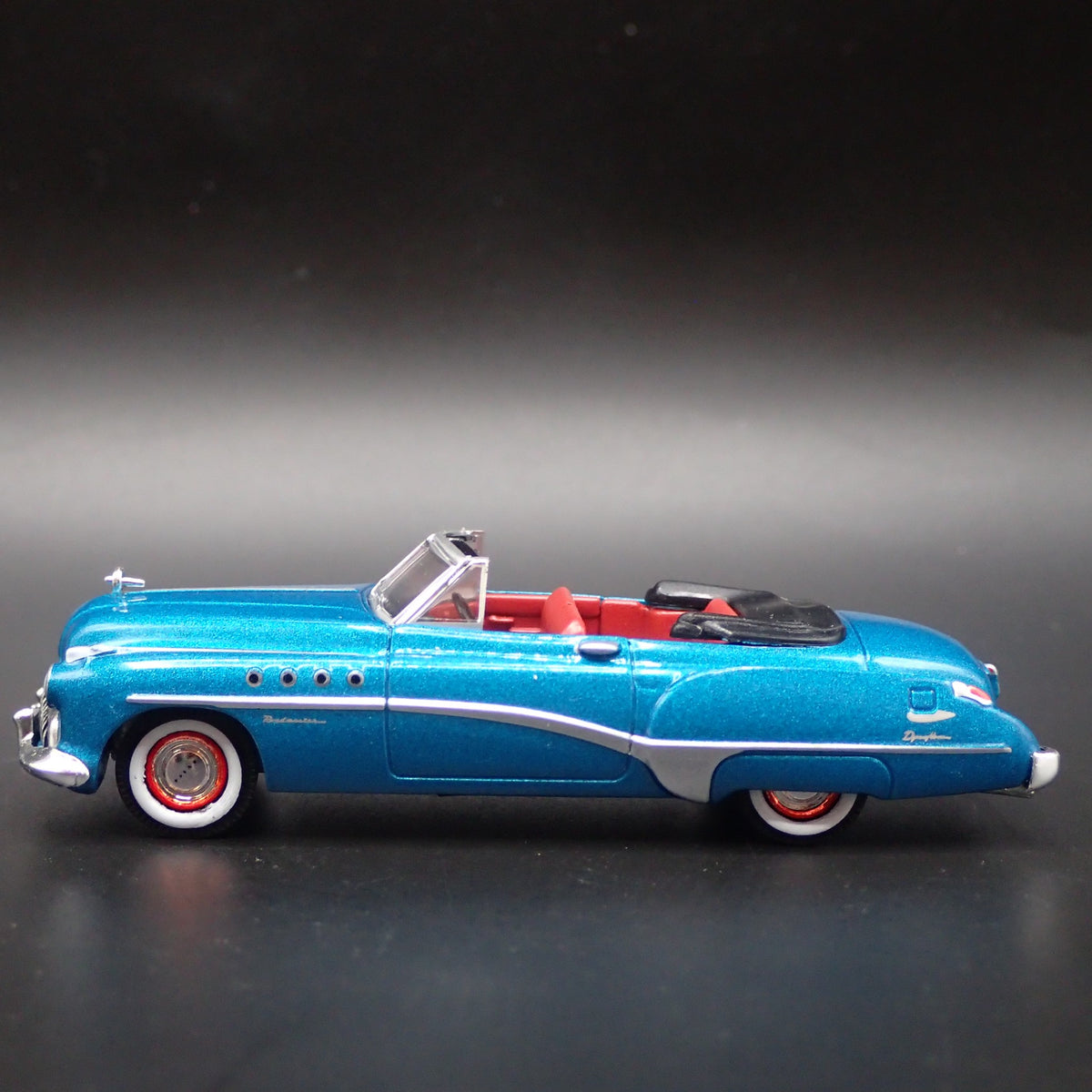 1949 49 BUICK ROADMASTER CONVERTIBLE 1/64 SCALE COLLECTIBLE DIORAMA MODEL CAR-Burning Rubber Toy Company