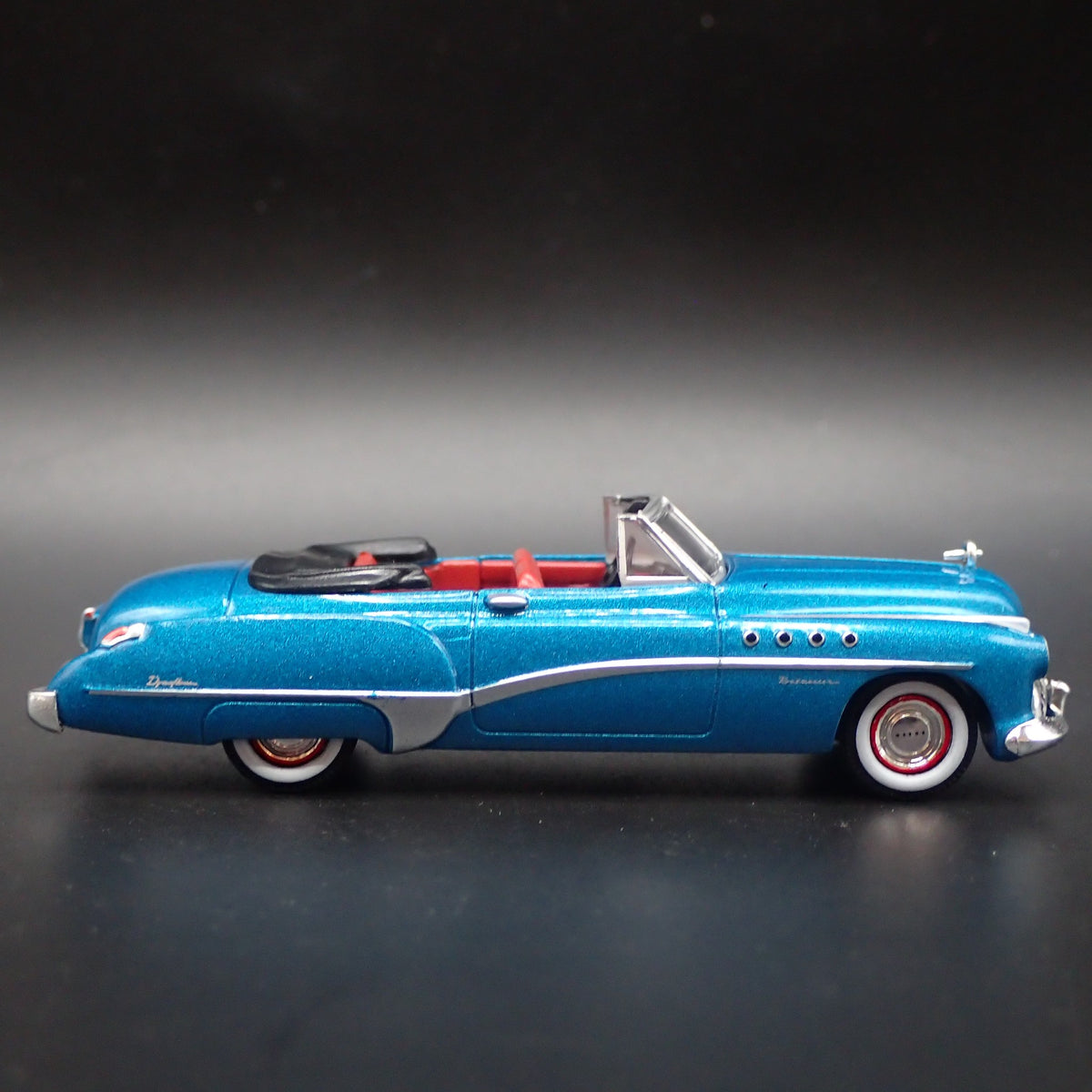 1949 49 BUICK ROADMASTER CONVERTIBLE 1/64 SCALE COLLECTIBLE DIORAMA MODEL CAR-Burning Rubber Toy Company