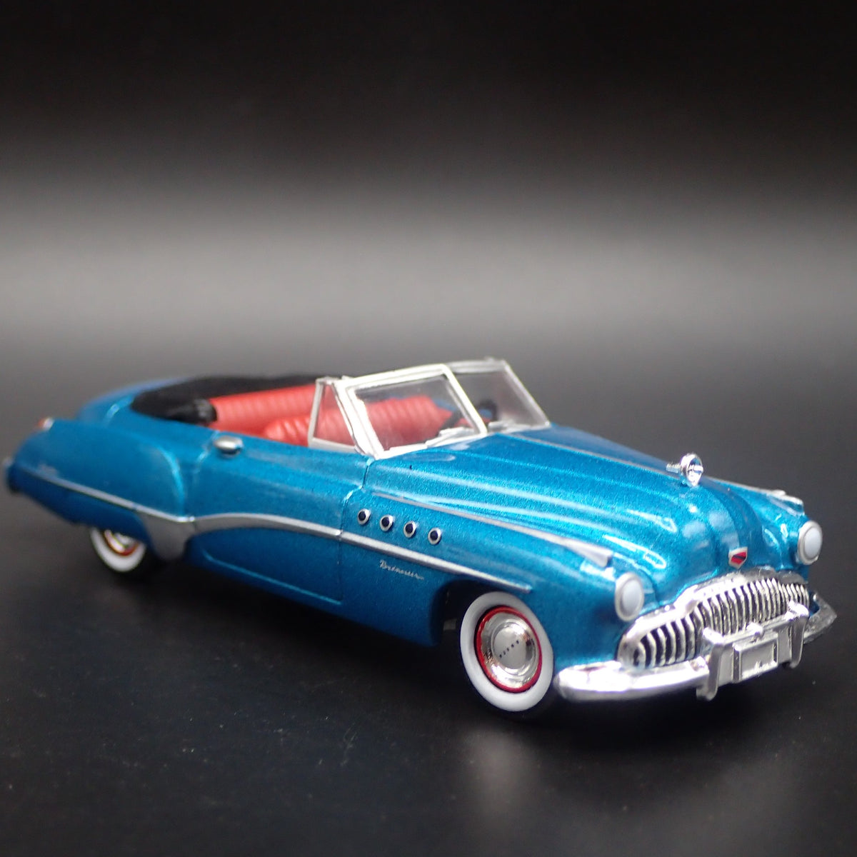1949 49 BUICK ROADMASTER CONVERTIBLE 1/64 SCALE COLLECTIBLE DIORAMA MODEL CAR-Burning Rubber Toy Company