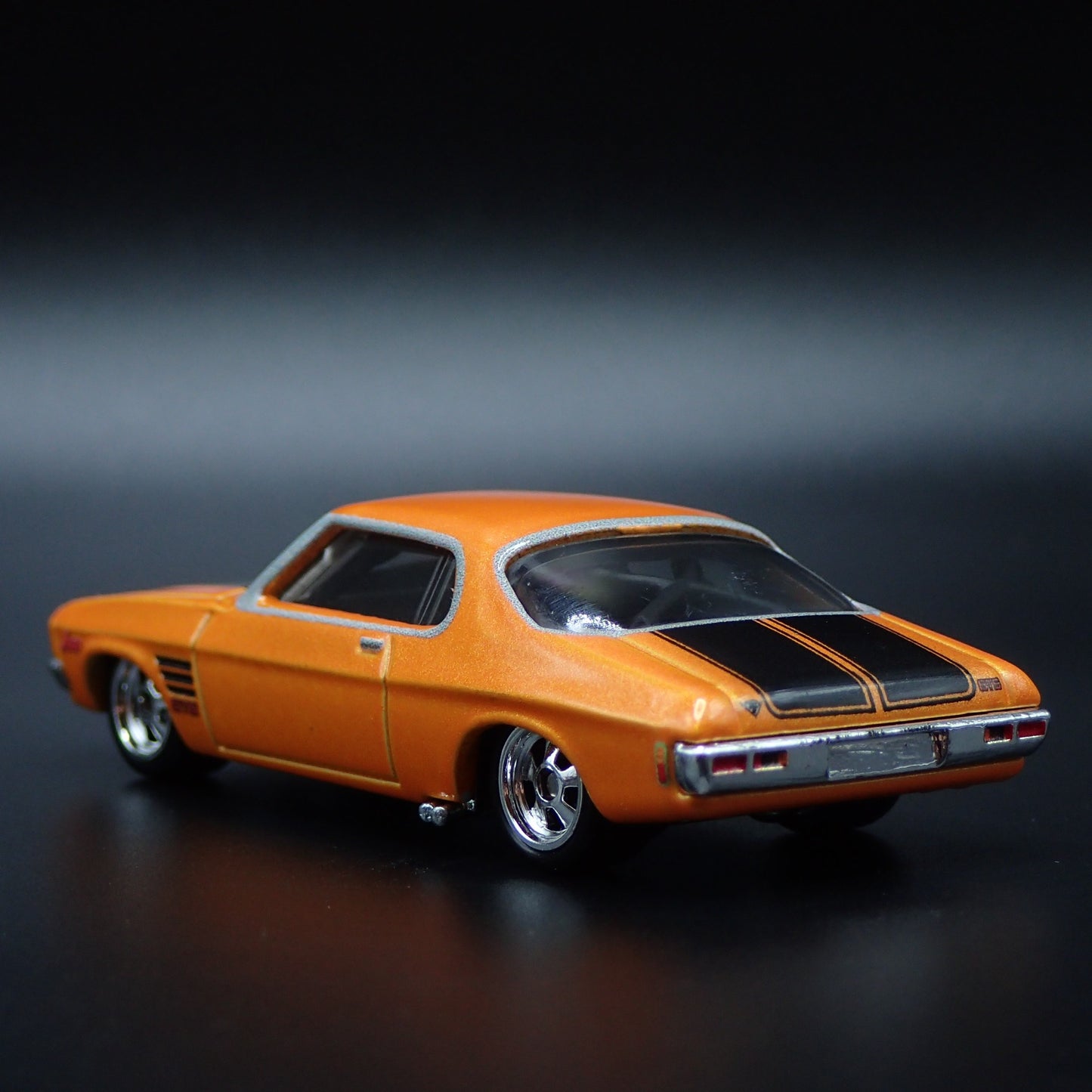 1973 73 HOLDEN MONARO GTS ORG 1:64 SCALE COLLECTIBLE DIORAMA DIECAST MODEL CAR
