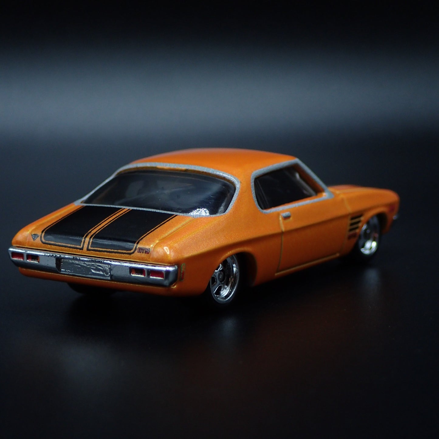 1973 73 HOLDEN MONARO GTS ORG 1:64 SCALE COLLECTIBLE DIORAMA DIECAST MODEL CAR