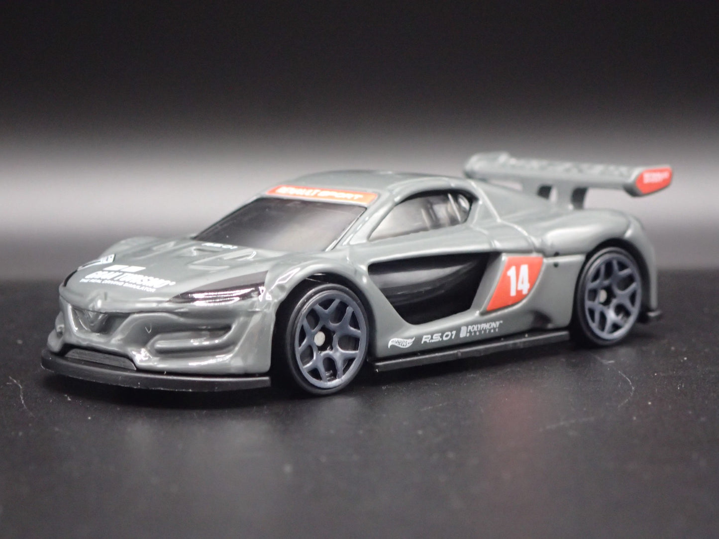 2014 14 RENAULT SPORT RS 01 GRAN TURISMO 1:64 SCALE DIORAMA DIECAST MODEL CAR