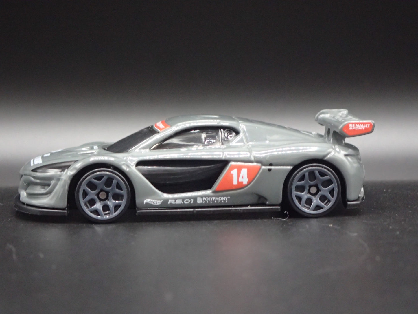 2014 14 RENAULT SPORT RS 01 GRAN TURISMO 1:64 SCALE DIORAMA DIECAST MODEL CAR