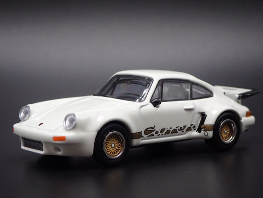 PORSCHE 911 CARRERA RSR 3.0 WHITE 1:64 SCALE DIORAMA DIECAST MODEL CAR