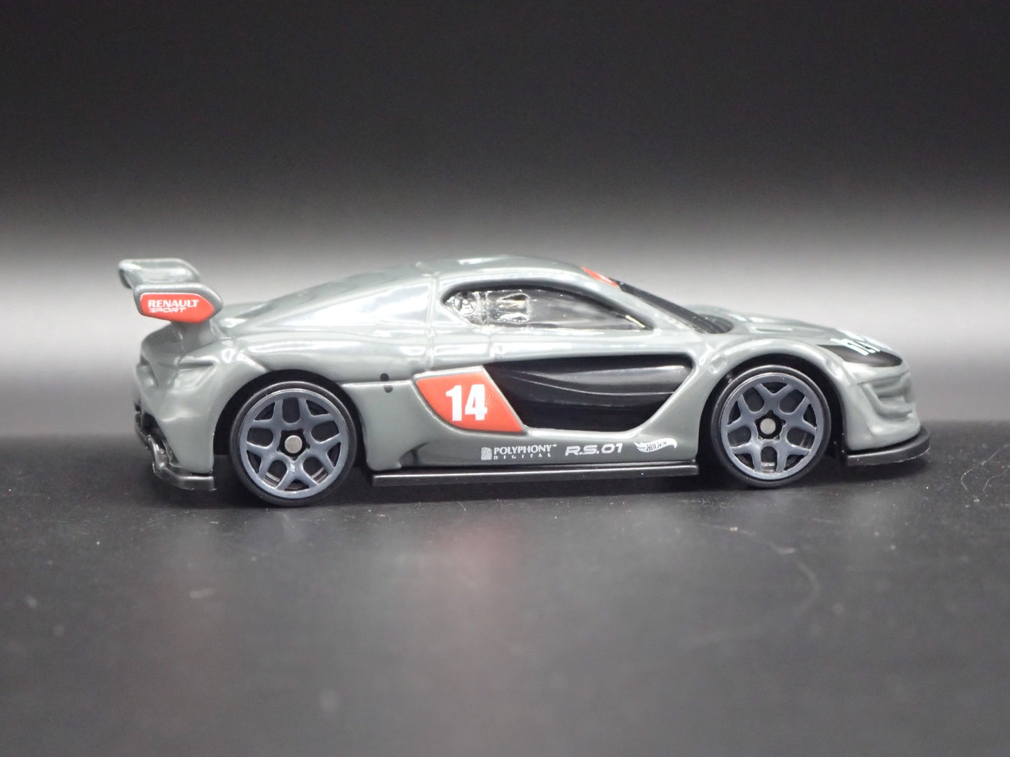 2014 14 RENAULT SPORT RS 01 GRAN TURISMO 1:64 SCALE DIORAMA DIECAST MODEL CAR