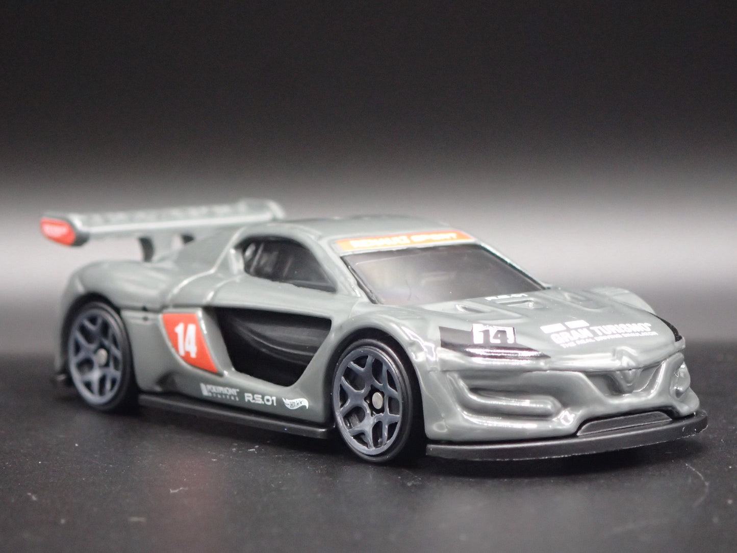 2014 14 RENAULT SPORT RS 01 GRAN TURISMO 1:64 SCALE DIORAMA DIECAST MODEL CAR