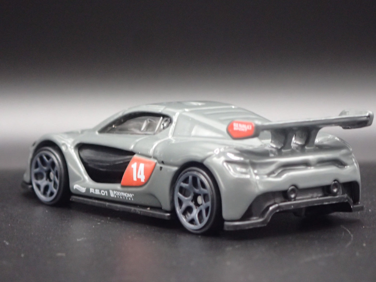 2014 14 RENAULT SPORT RS 01 GRAN TURISMO 1:64 SCALE DIORAMA DIECAST MODEL CAR