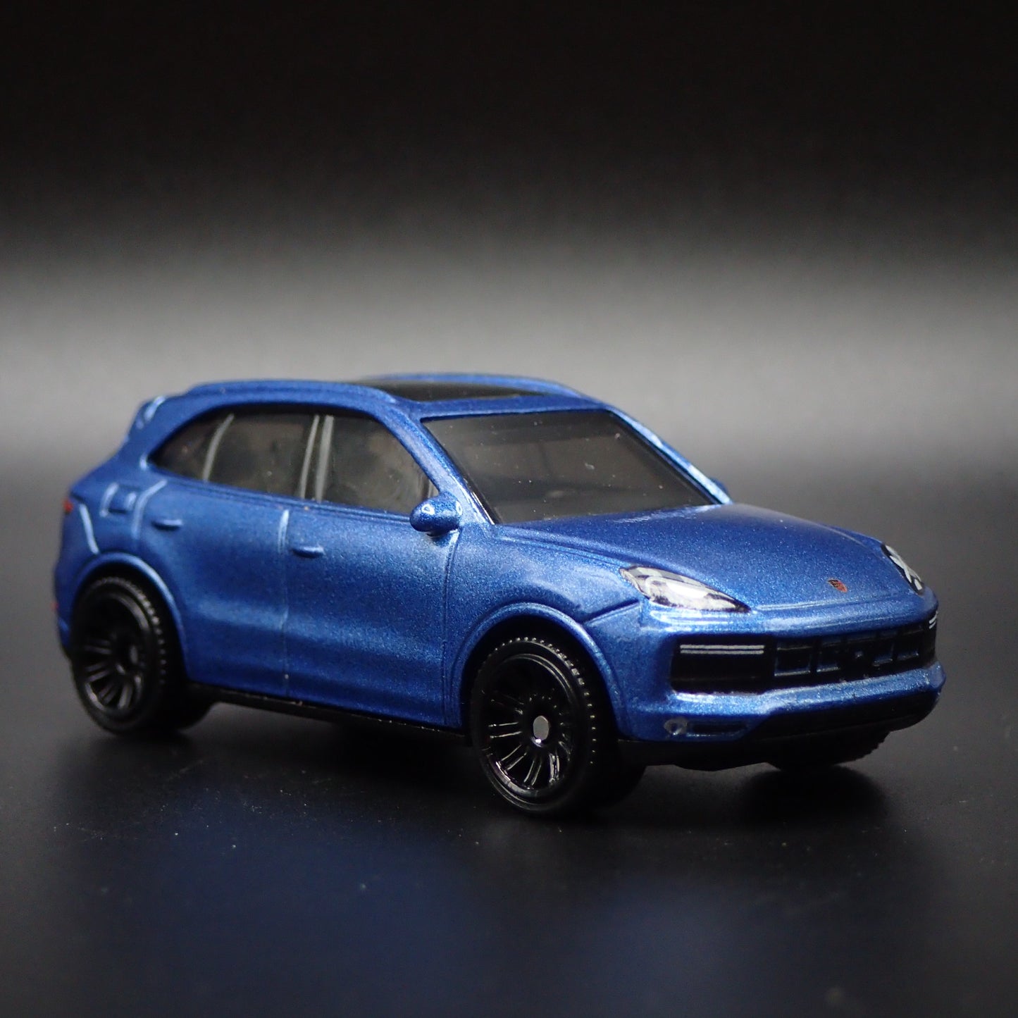 2018-2025 PORSCHE CAYENNE TURBO 1:64 SCALE COLLECTIBLE DIORAMA DIECAST MODEL CAR