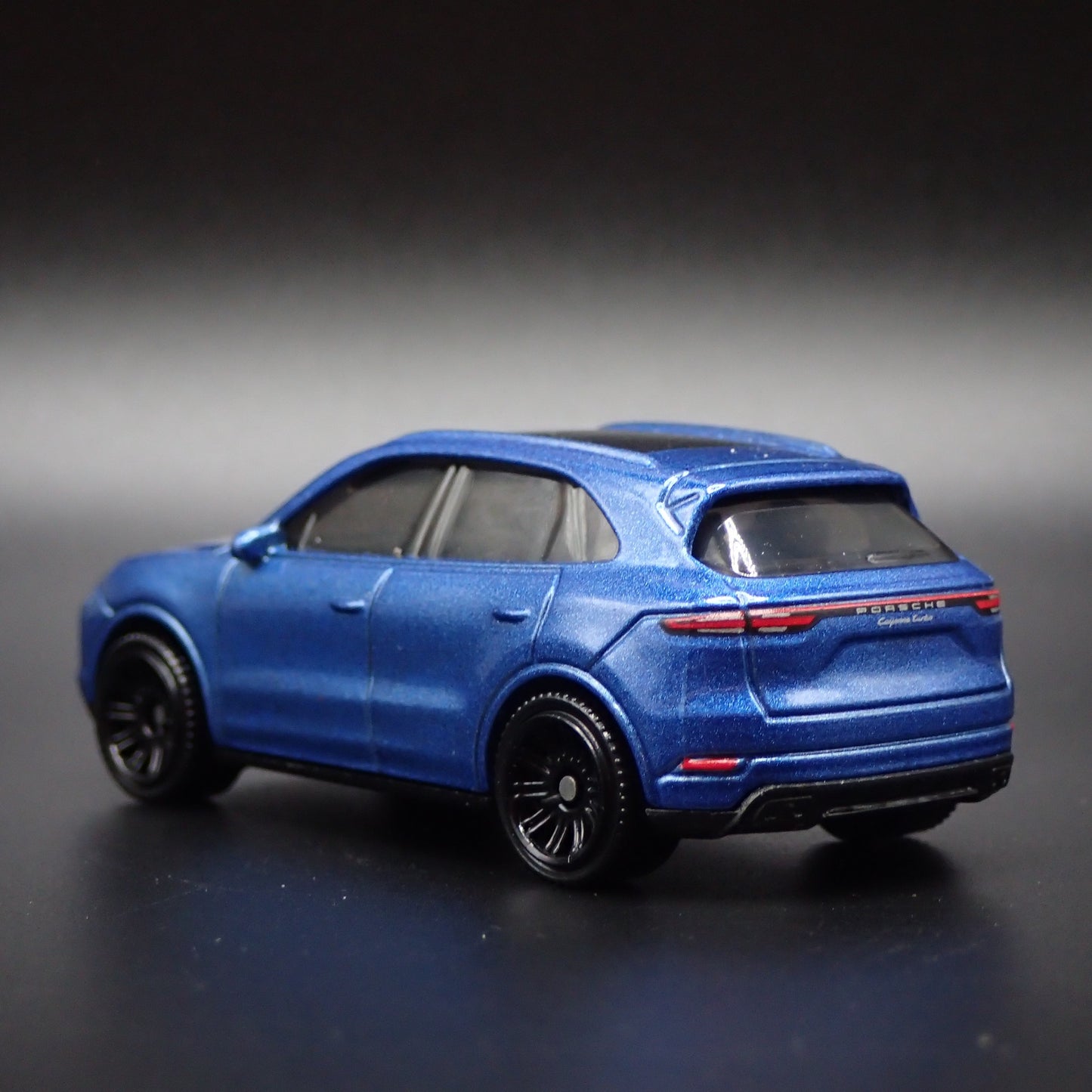2018-2025 PORSCHE CAYENNE TURBO 1:64 SCALE COLLECTIBLE DIORAMA DIECAST MODEL CAR