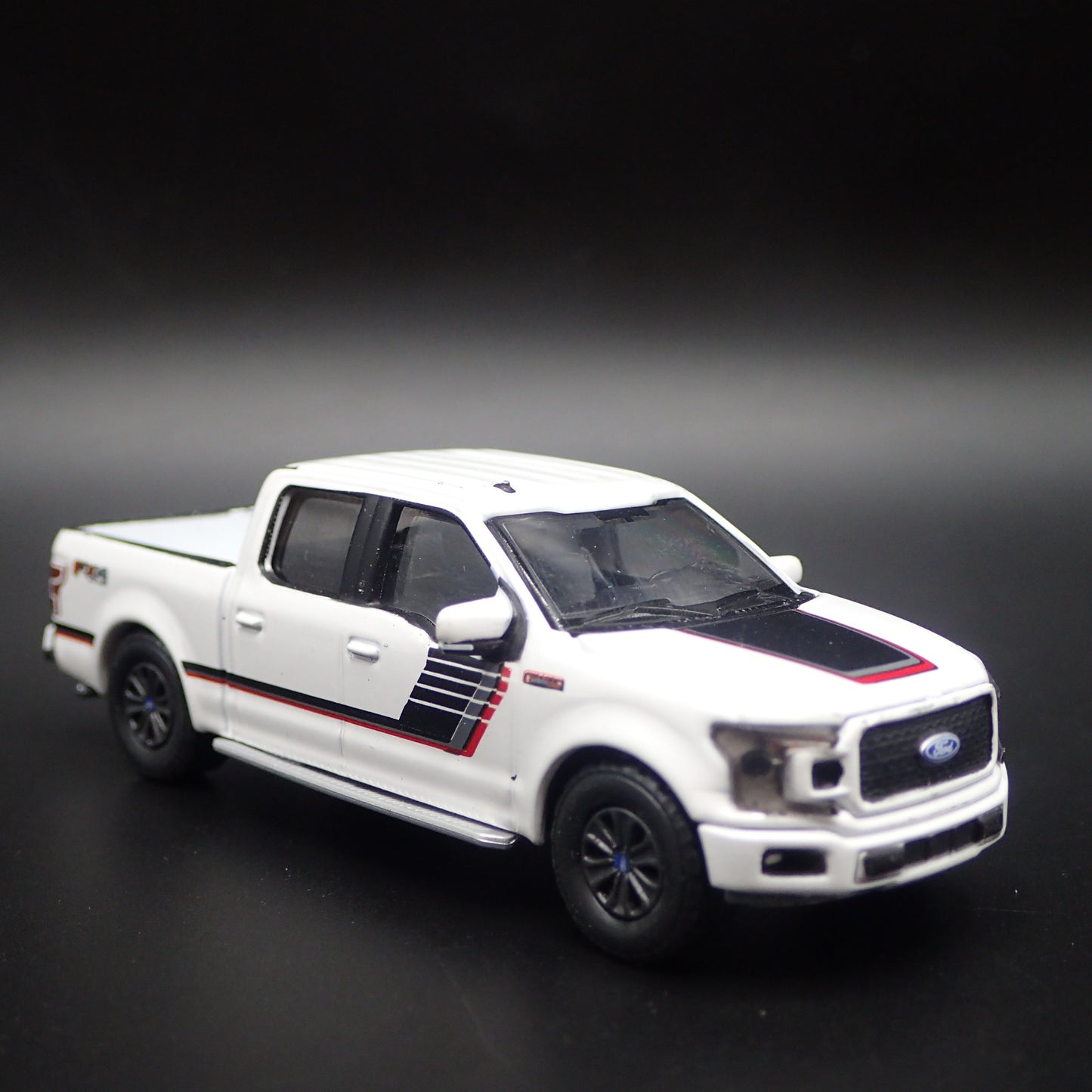 2015-2020 FORD F150 LARIAT FX4 PICKUP TRUCK WHITE 1:64 SCALE DIECAST MODEL CAR