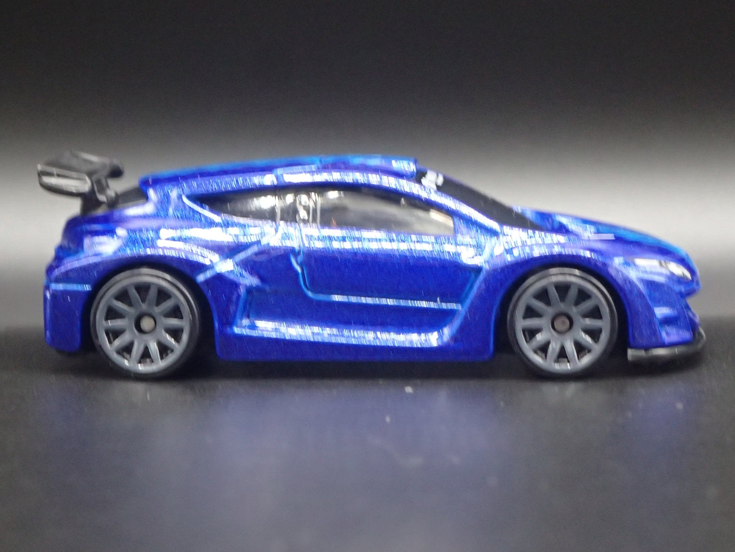 RENAULT MEGANE TROPHY GRAN TURISMO BLUE 1:64 SCALE DIORAMA DIECAST MODEL CAR