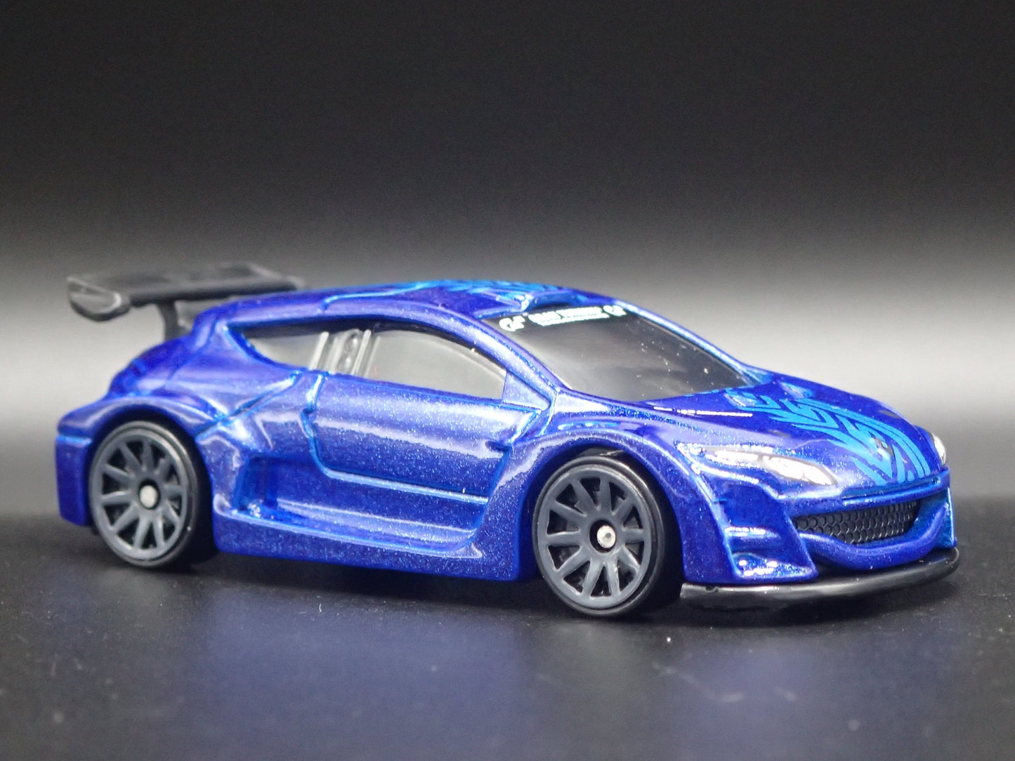 RENAULT MEGANE TROPHY GRAN TURISMO BLUE 1:64 SCALE DIORAMA DIECAST MODEL CAR