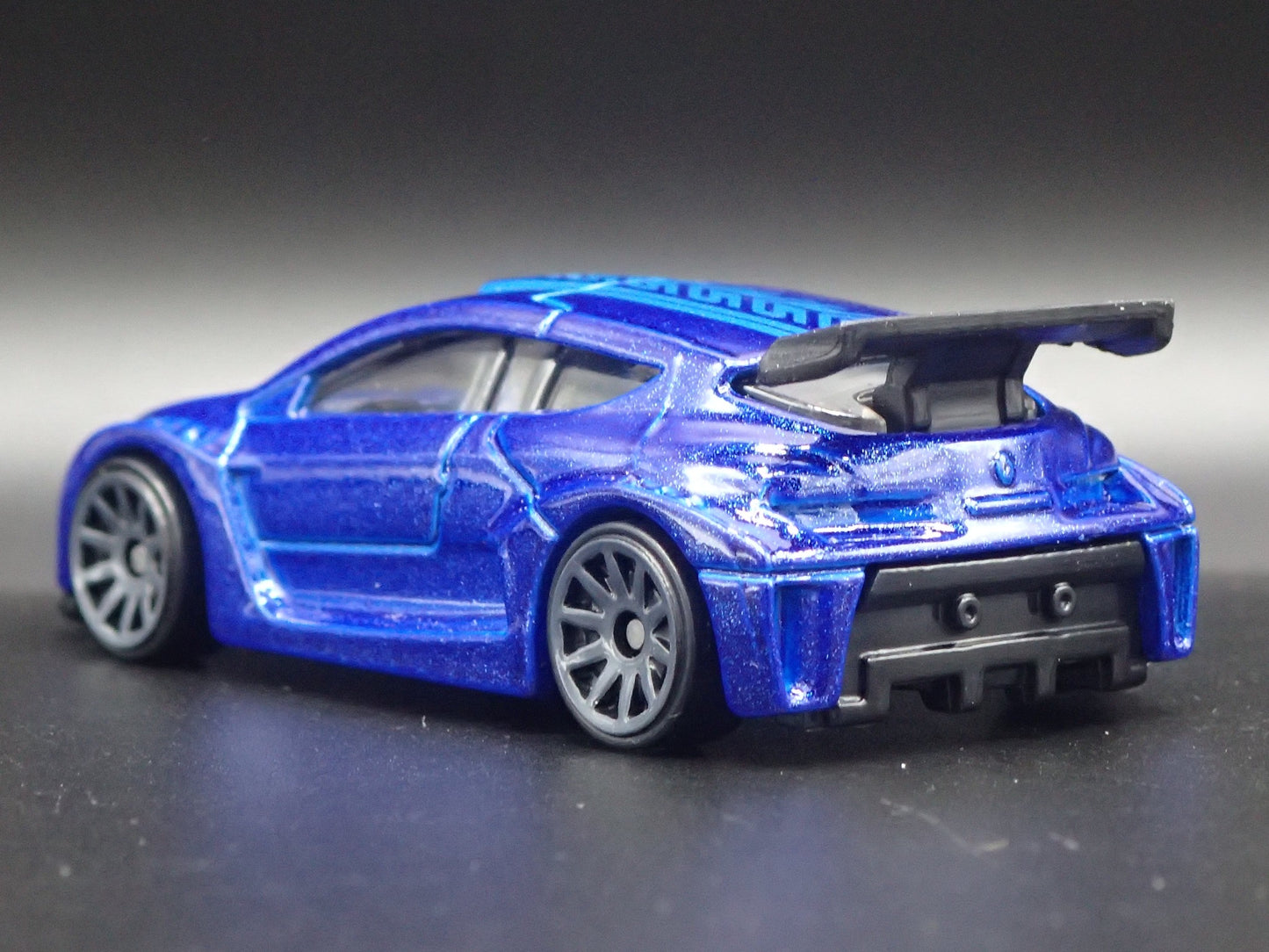 RENAULT MEGANE TROPHY GRAN TURISMO BLUE 1:64 SCALE DIORAMA DIECAST MODEL CAR