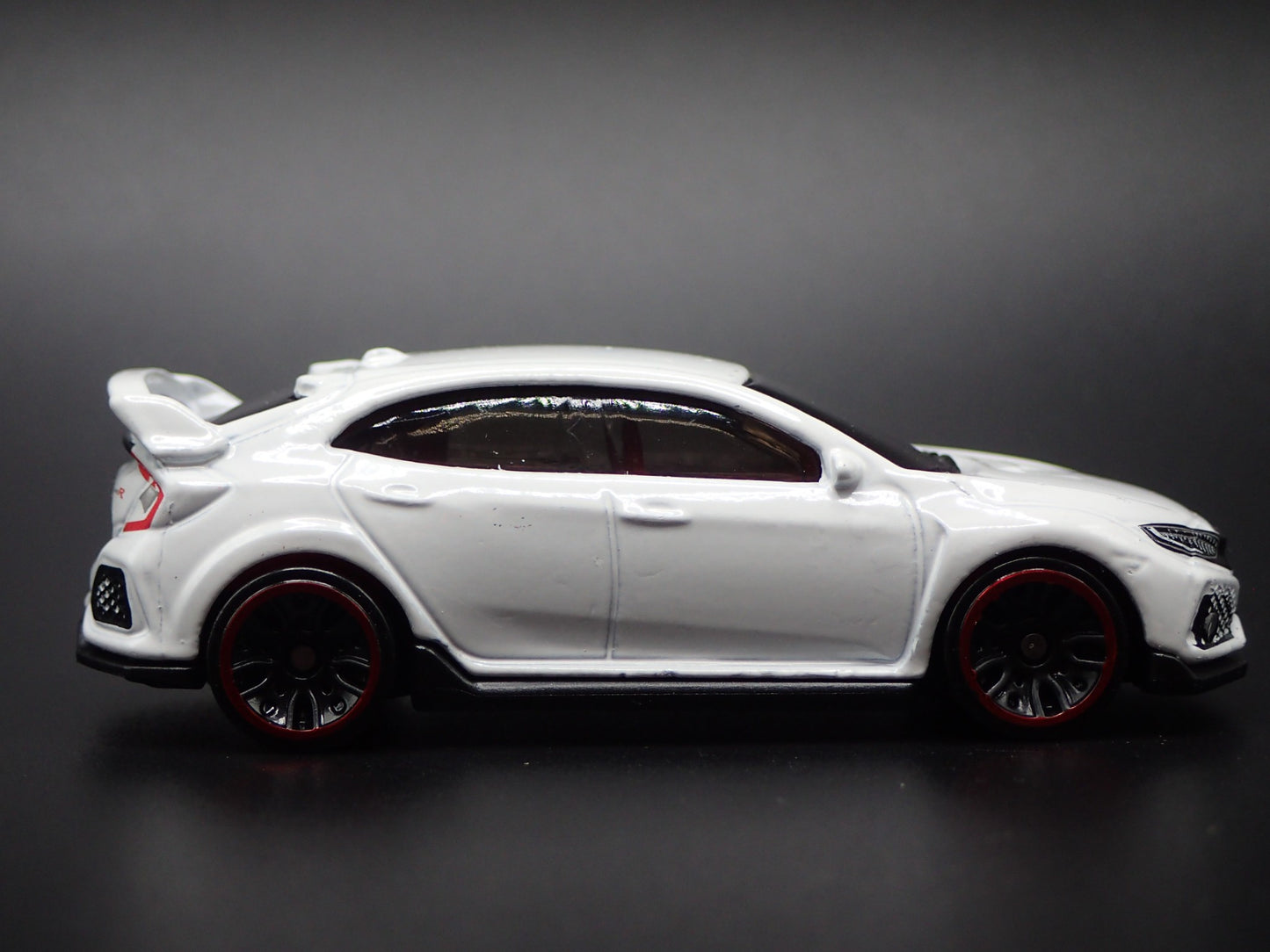 2017-2019 HONDA CIVIC TYPE R 4 FOUR DOOR 1:64 SCALE DIORAMA DIECAST MODEL CAR