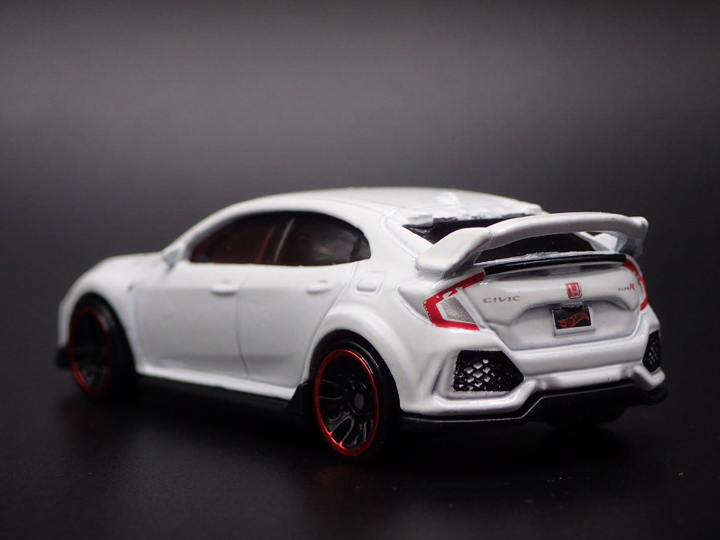 2017-2019 HONDA CIVIC TYPE R 4 FOUR DOOR 1:64 SCALE DIORAMA DIECAST MODEL CAR