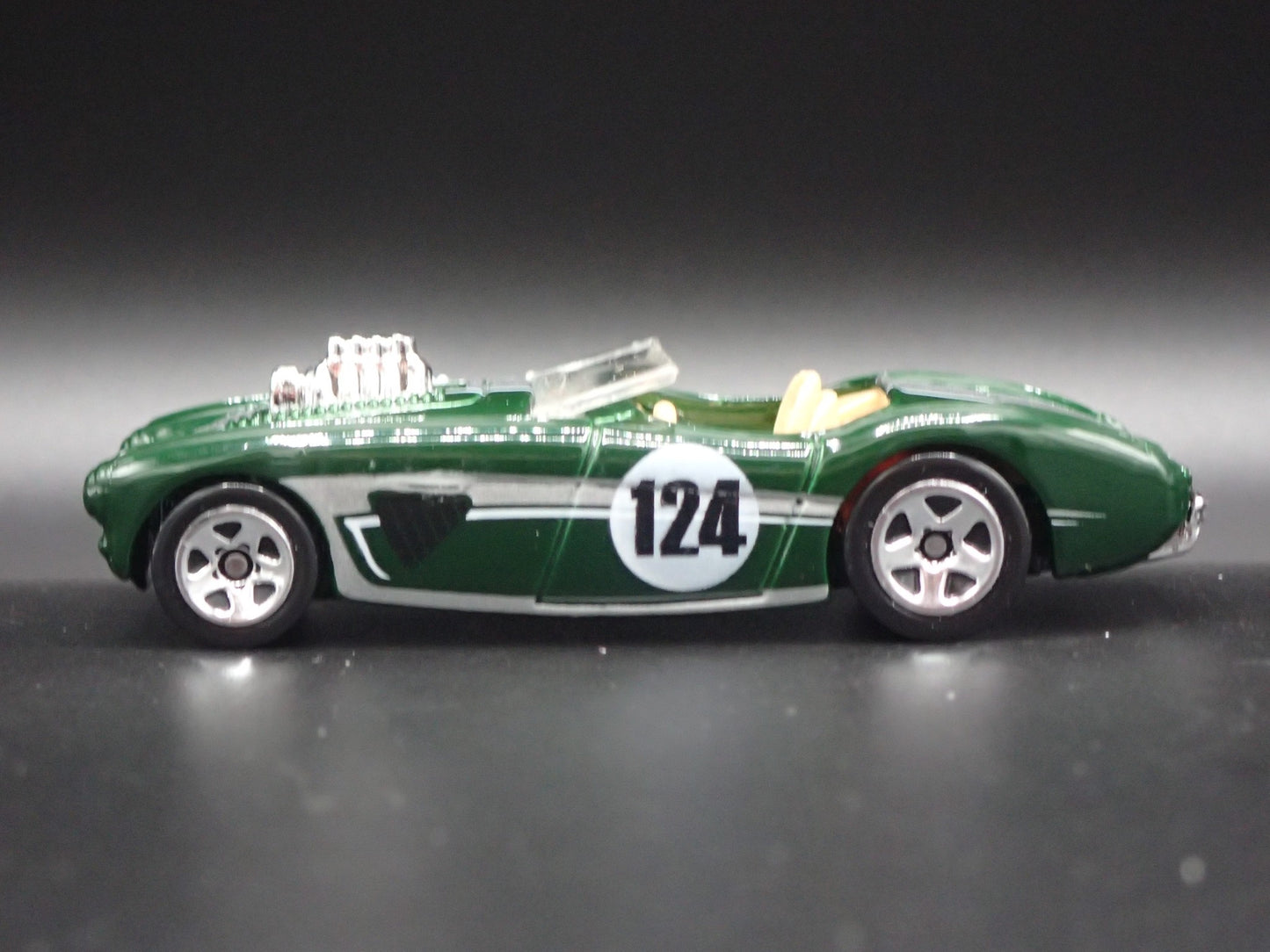 1953-1956 AUSTIN HEALEY ROADSTER CONVERTIBLE GREEN 1:64 SCALE DIECAST MODEL CAR