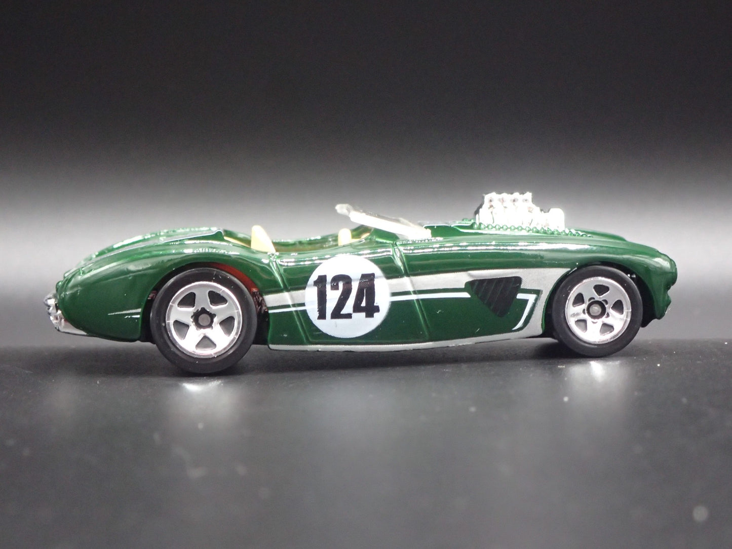 1953-1956 AUSTIN HEALEY ROADSTER CONVERTIBLE GREEN 1:64 SCALE DIECAST MODEL CAR