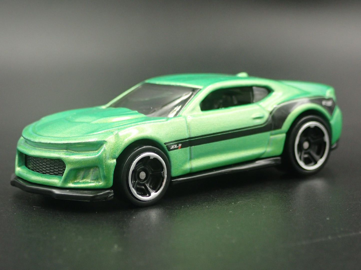 2016-2024 CHEVY CHEVROLET CAMARO ZL1 GREEN 1/64 SCALE DIORAMA DIECAST MODEL CAR