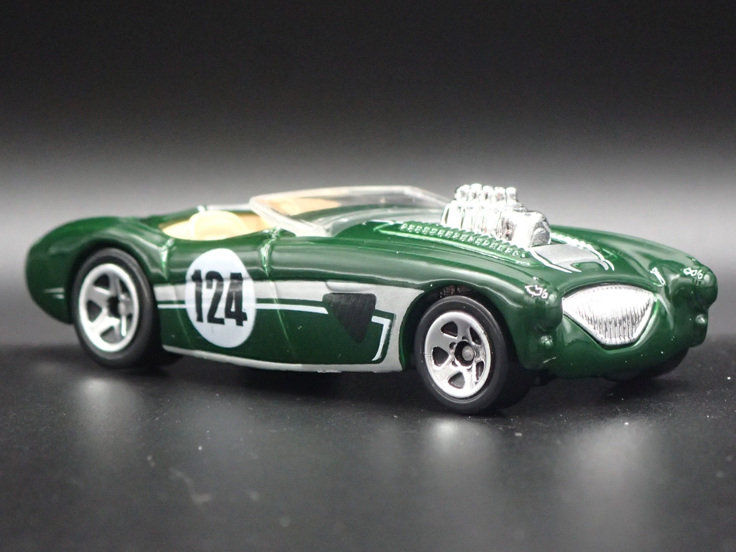 1953-1956 AUSTIN HEALEY ROADSTER CONVERTIBLE GREEN 1:64 SCALE DIECAST MODEL CAR