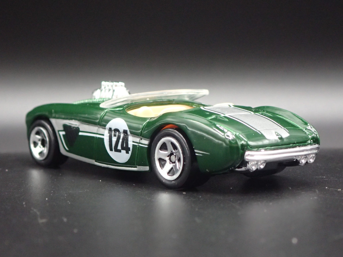 1953-1956 AUSTIN HEALEY ROADSTER CONVERTIBLE GREEN 1:64 SCALE DIECAST MODEL CAR