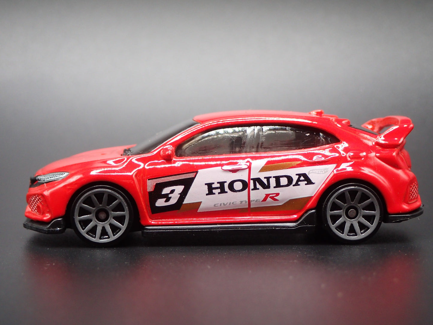 2017-2020 HONDA CIVIC TYPE R 1:64 SCALE COLLECTIBLE DIORAMA DIECAST MODEL CAR